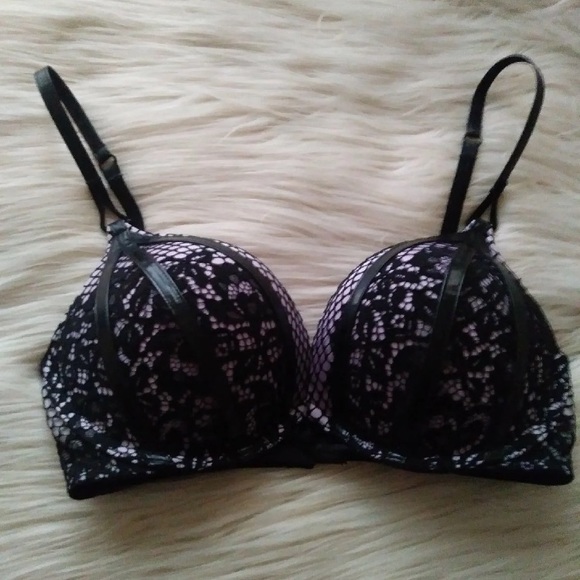 Victoria Secret Bombshell Bra - Picture 1 of 2